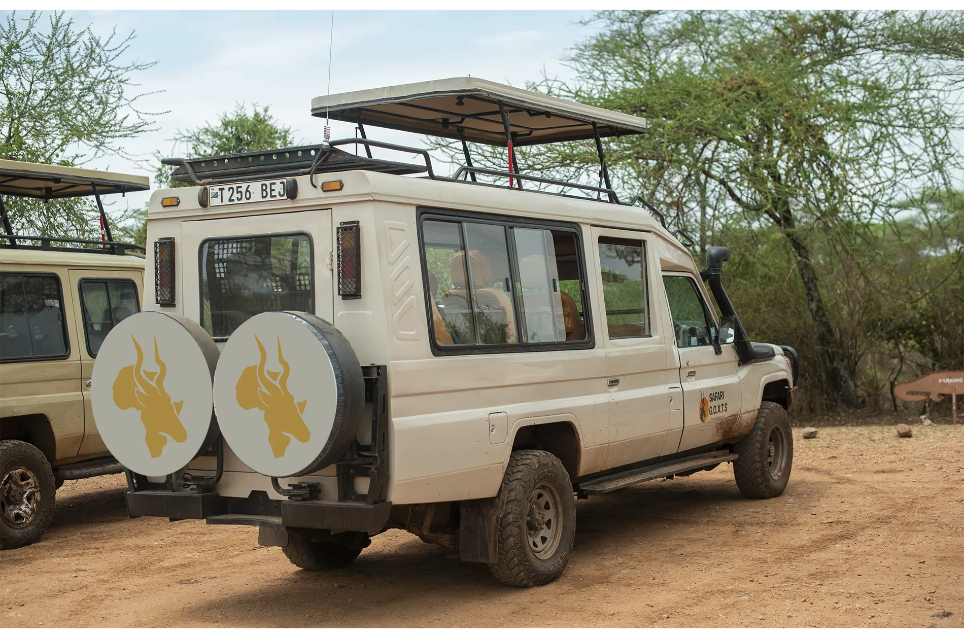 Safari 4x4 with pop-up roof